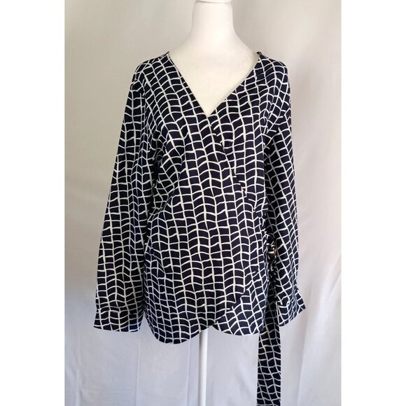 BloomChic Plus Size Wrap Blouse Long Sleeve 14-16 Flattering Stylish Top - Picture 1 of 6
